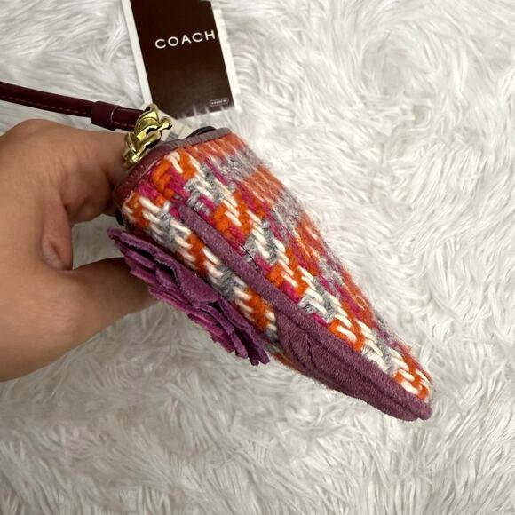 NWT COACH Hampton Houndstooth Wristlet - Picture 7 of 9